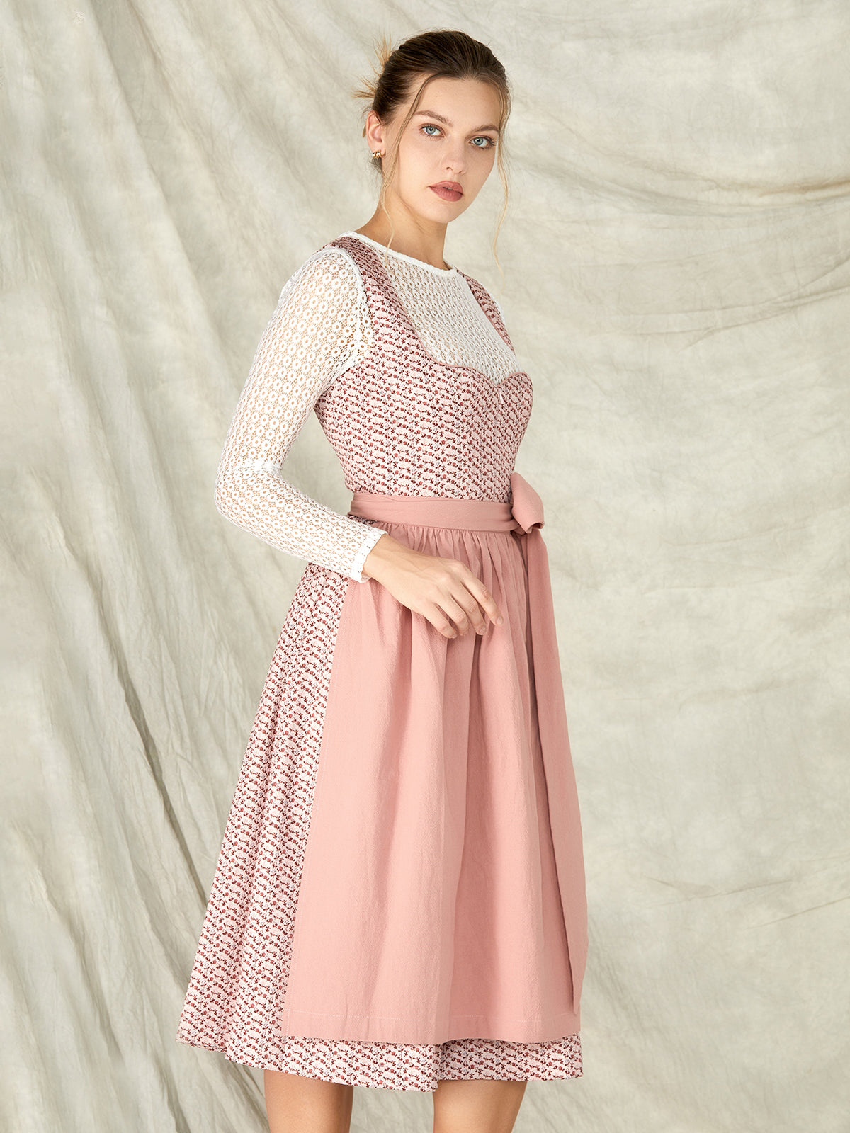 Dirndl revolution: How pink velvet conquers the beer tents and why affordable online shops are the new trendsetters